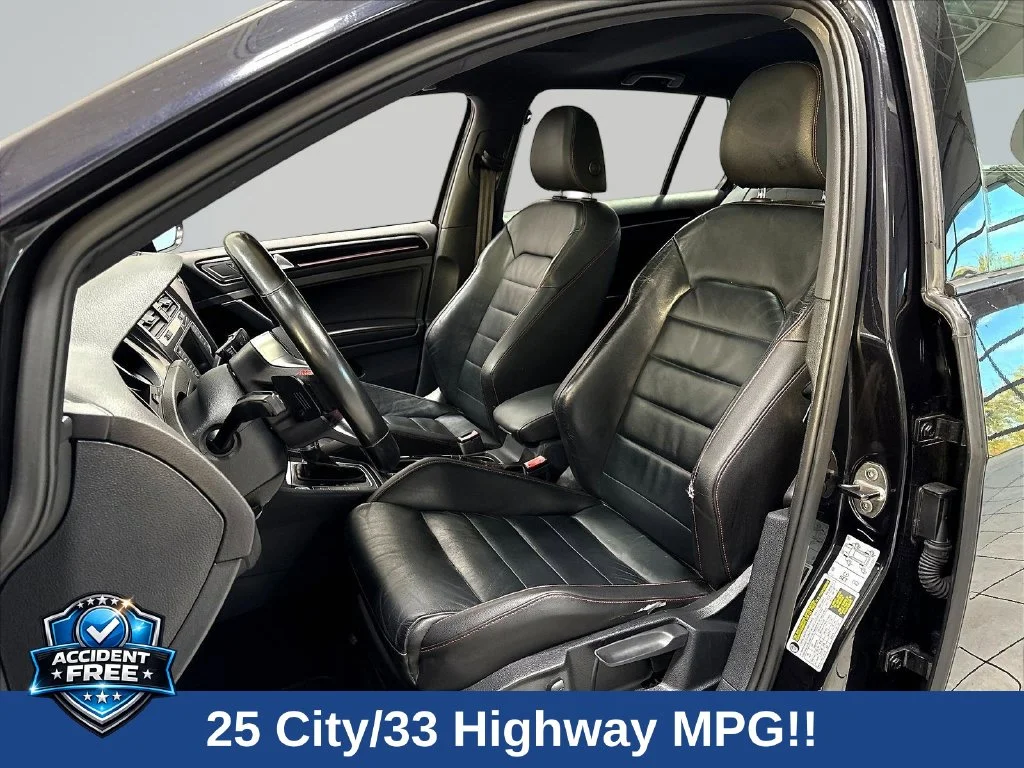Used 2016  Volkswagen  image 23