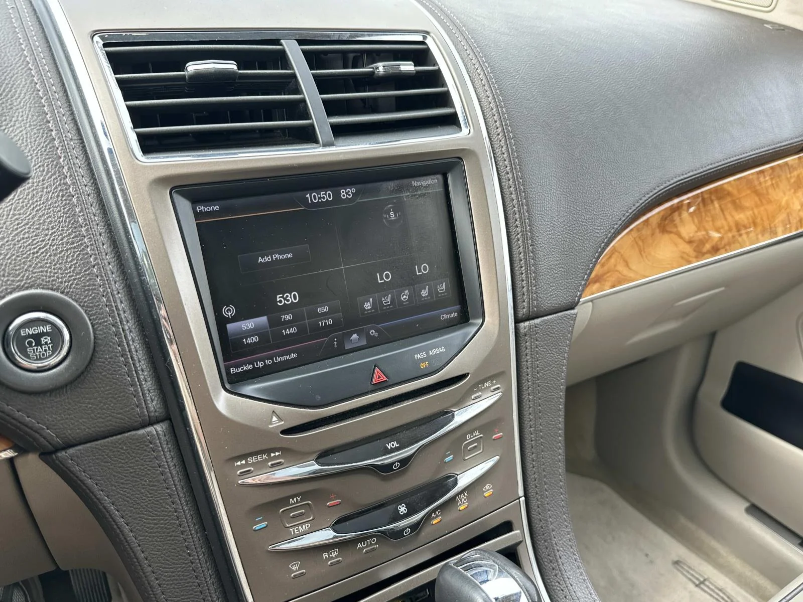 Used 2013 Red LINCOLN FWD 4dr image 20