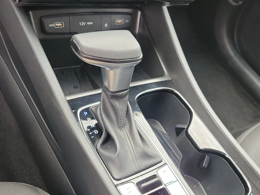 Used 2024 Silver Hyundai SEL image 33