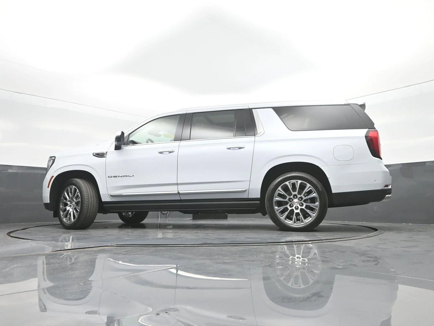 New 2026 Glacier White Tricoat GMC Denali image 43