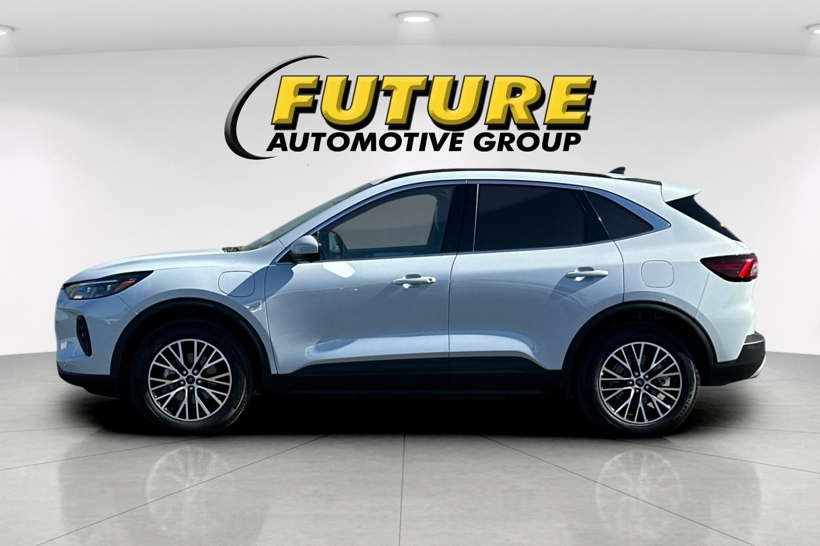 Used 2025 Silver Ford Base image 6
