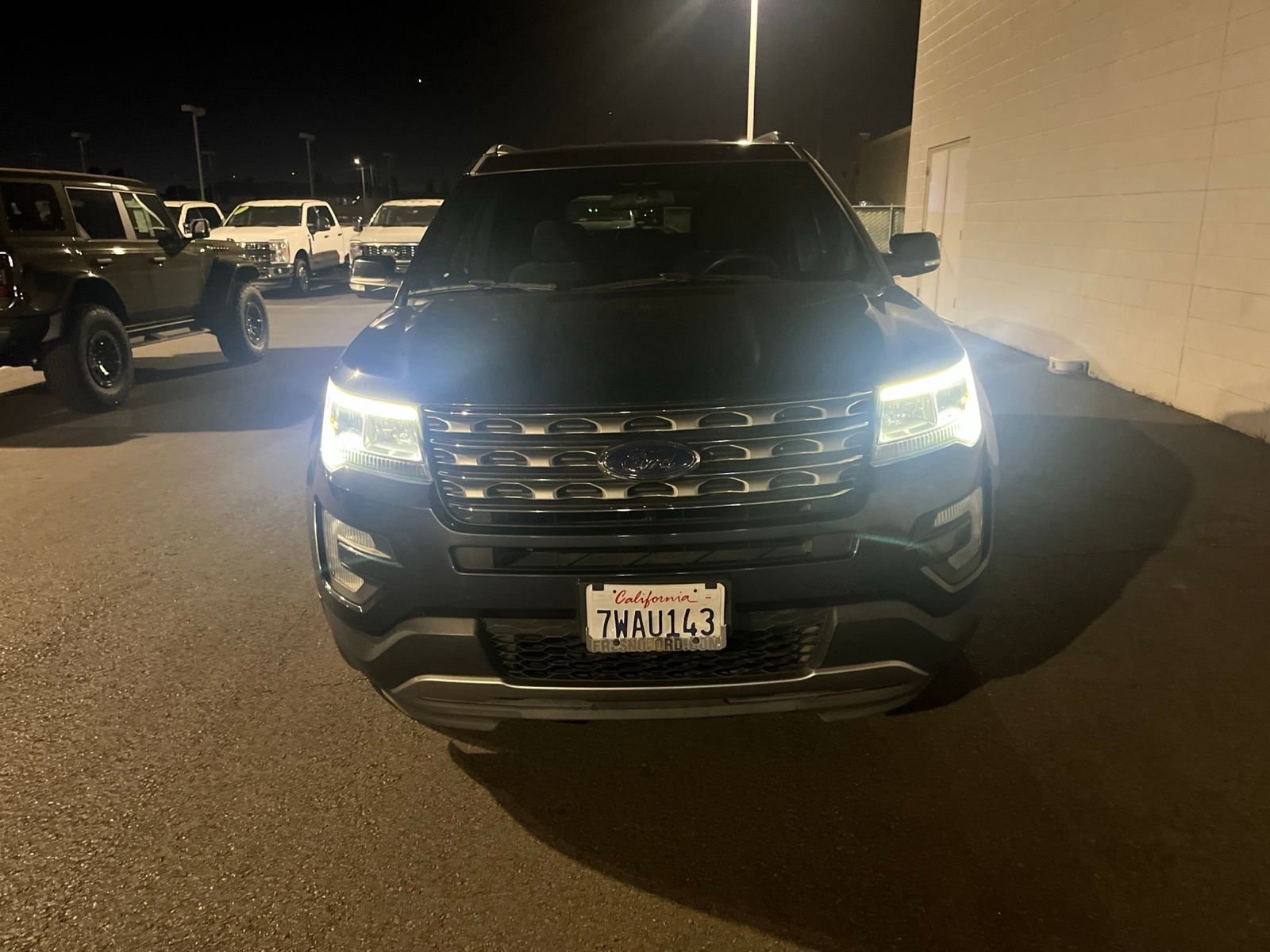 Used 2017  Ford XLT image 3