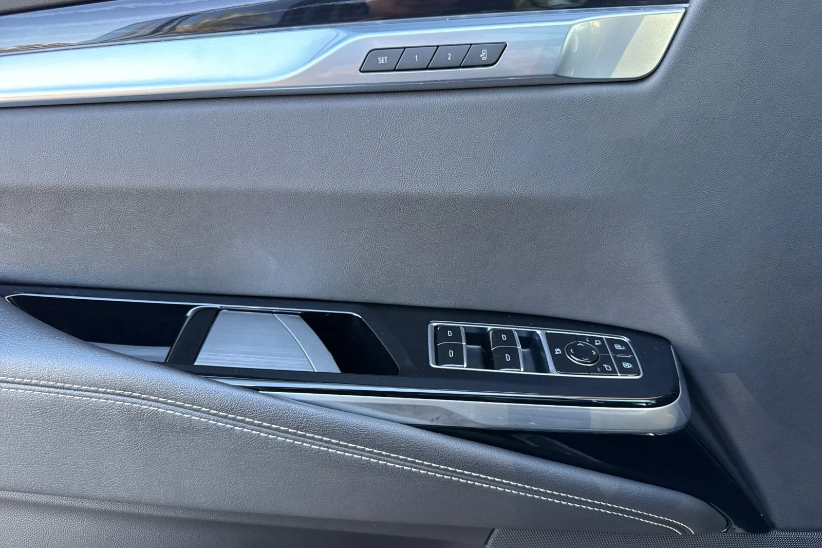 2025 Cadillac Escalade Sport - Photo 10