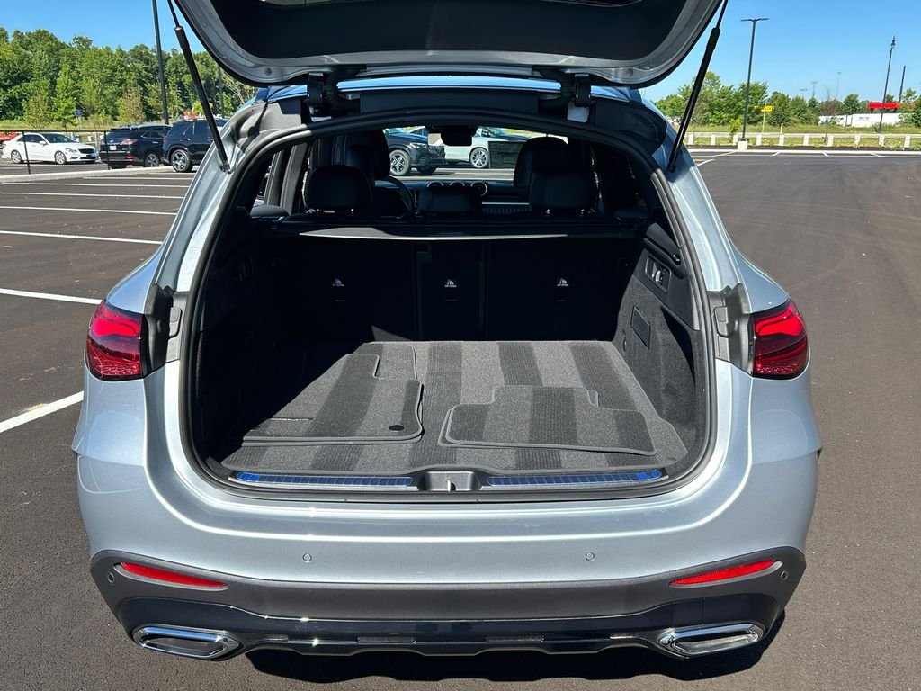New 2026 Cirrus Silver Metallic Mercedes-Benz GLC300 image 7