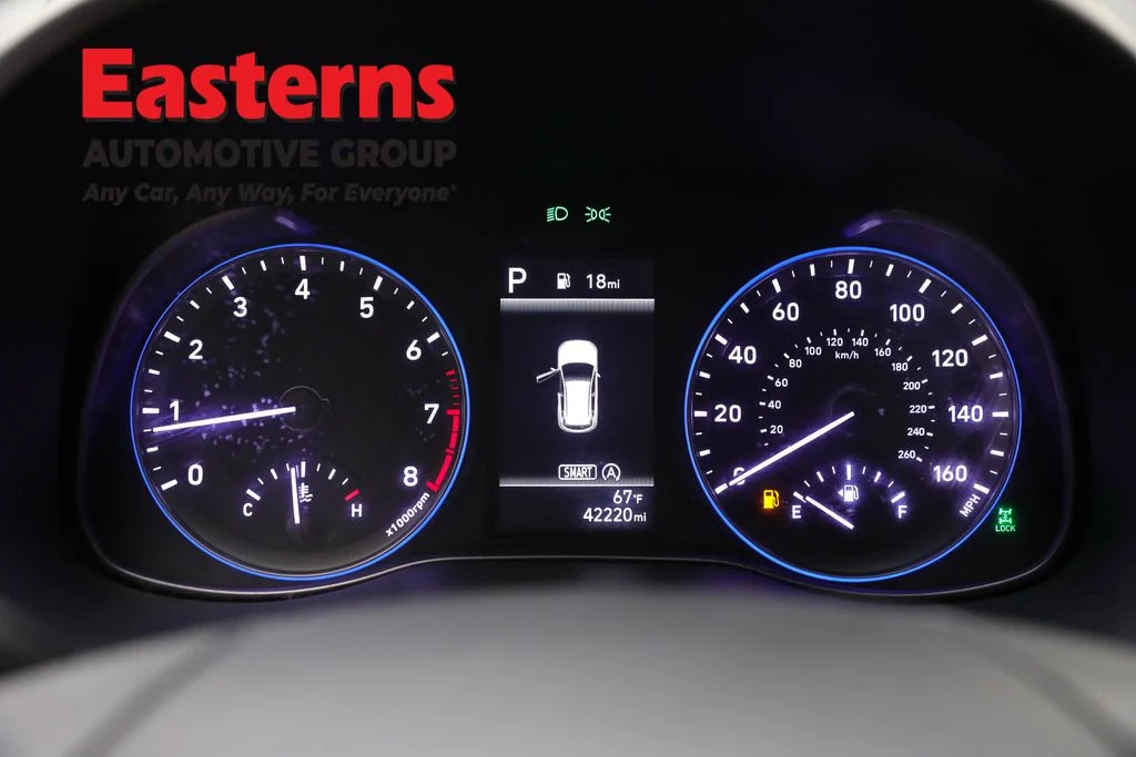 Used 2022 Black Hyundai SEL image 18