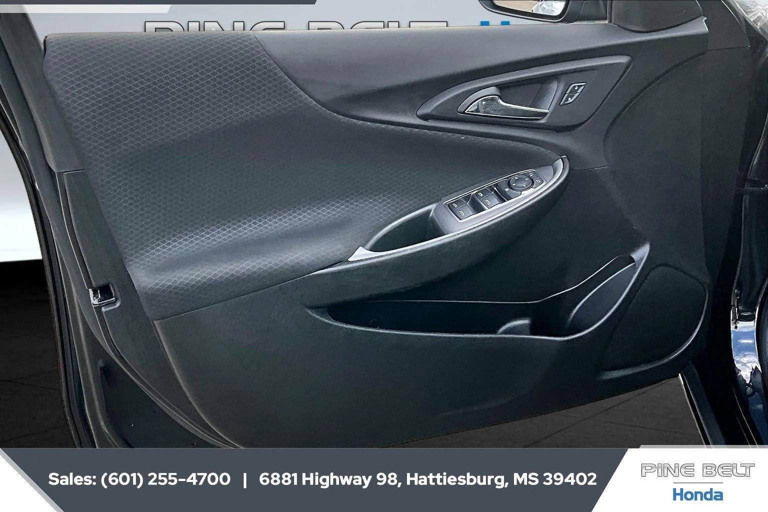Used 2025 Mosaic Black Metallic Chevrolet RS image 17