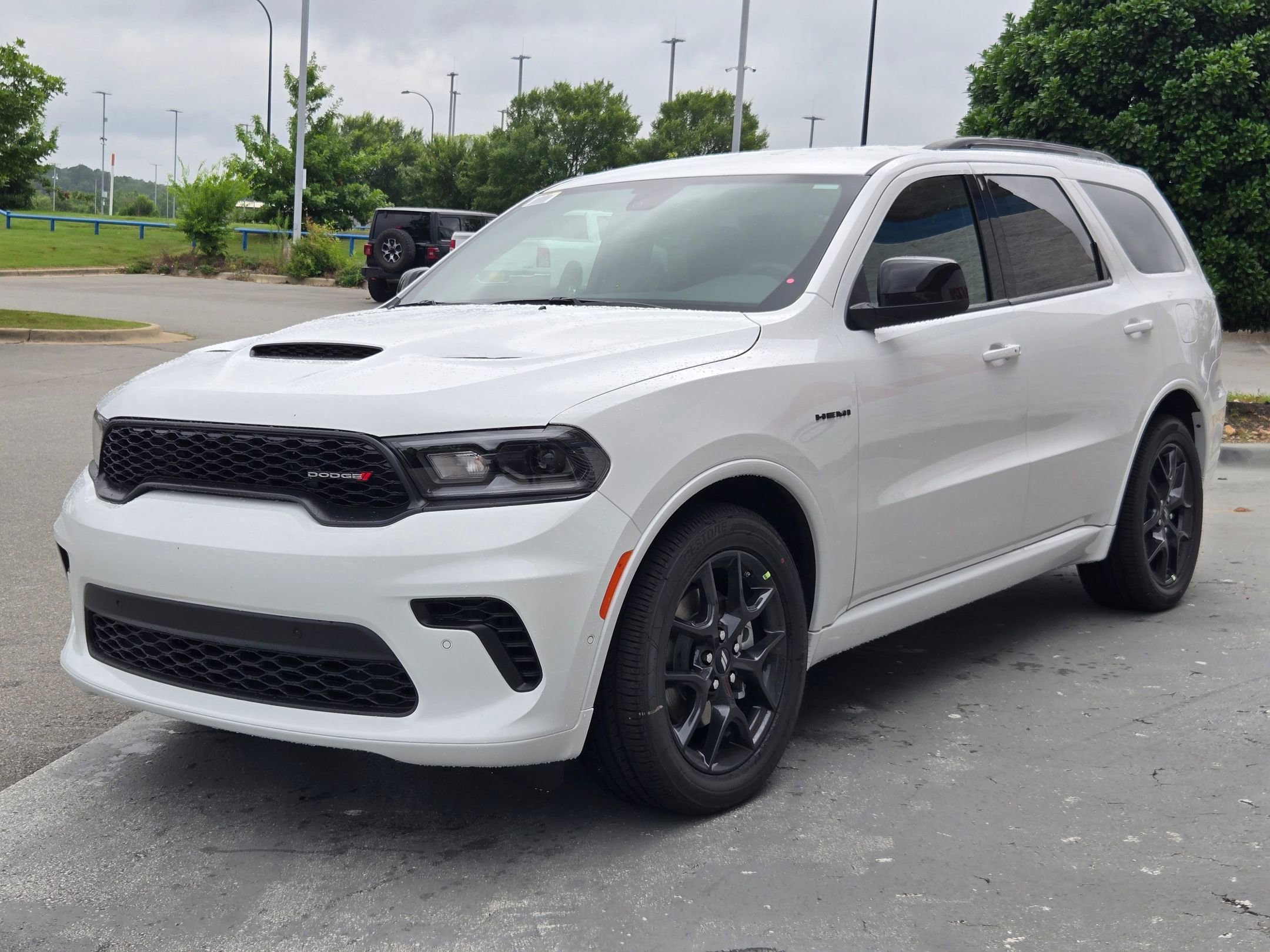 New 2026 White Knuckle Clear-Coat Exterior Paint Dodge GT HEMI V8 image 3