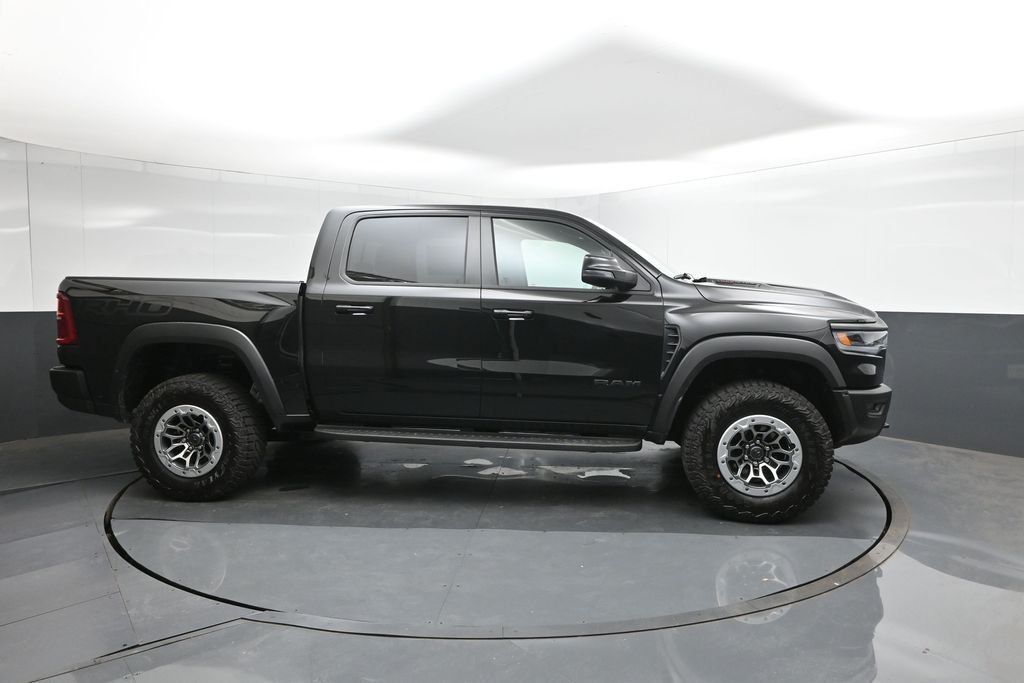 New 2026 Diamond Black Crystal Pearl-Coat Exterior Paint RAM RHO image 11