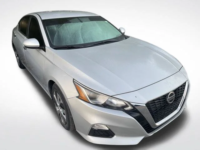 Used 2020 Silver Nissan 2.5 S image 1