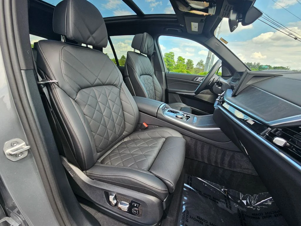 Certified Used 2026 Skyscraper Grey Metallic BMW M60i image 19
