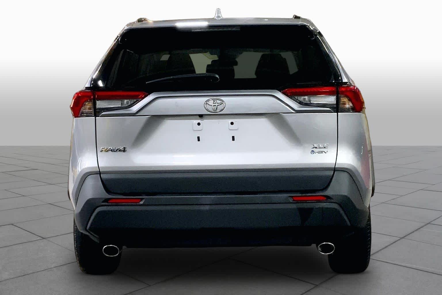 Used 2025 Silver Sky Metallic Toyota Hybrid XLE image 5