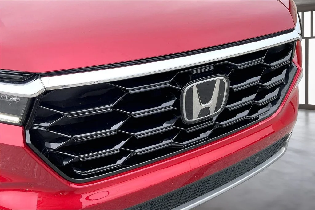 Used 2025 Red Honda Touring image 32