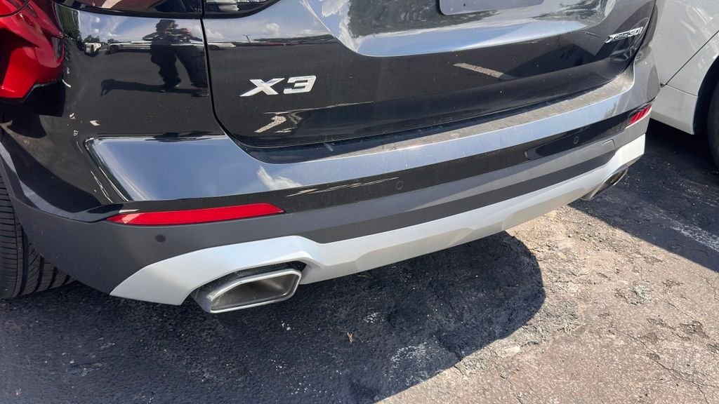 Used 2022 Black Sapphire Metallic BMW xDrive30i image 10