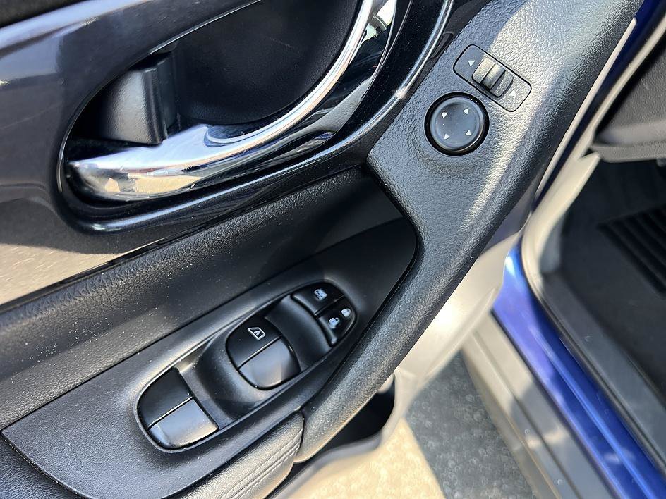 Used 2019 Caspian Blue Metallic Nissan SV image 20
