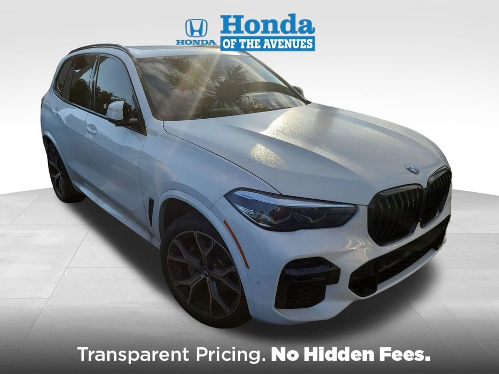 Used 2023 Alpine White BMW sDrive40i image 1
