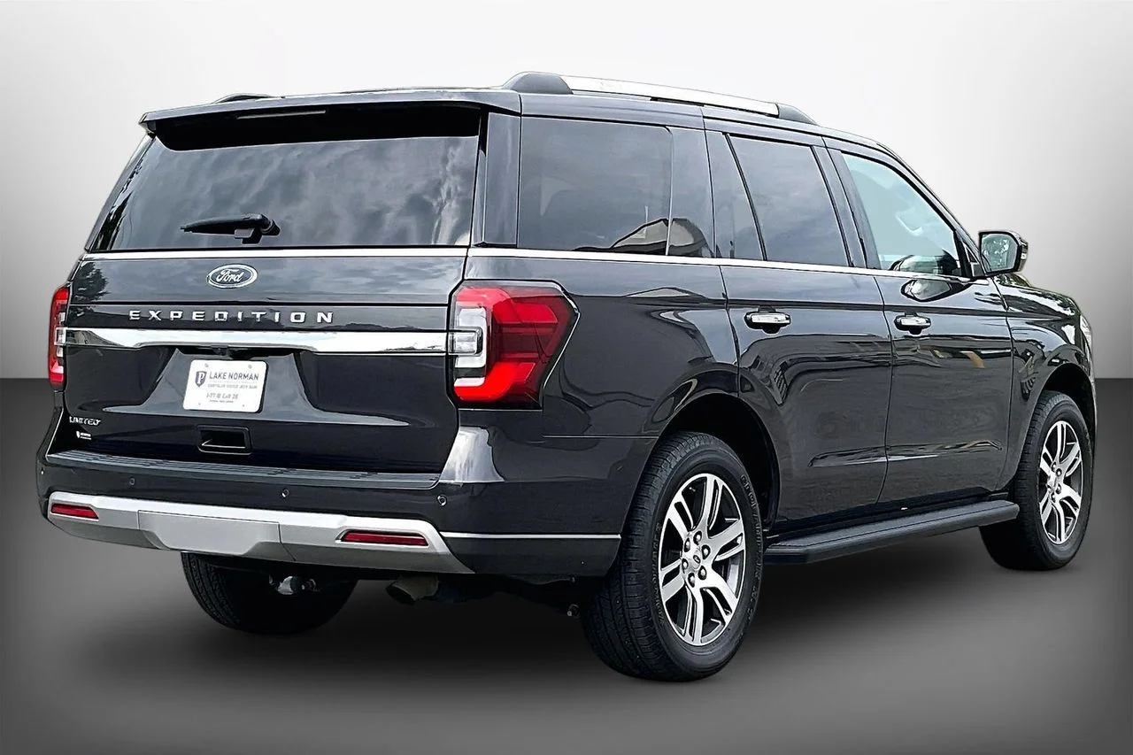 Used 2024 Gray Ford Limited image 8