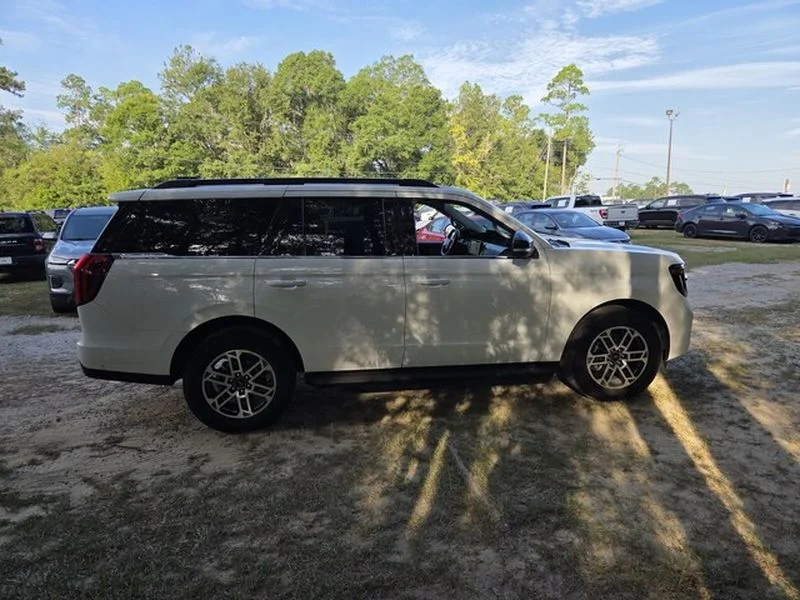 Certified Used 2025 Oxford White Ford Active image 15