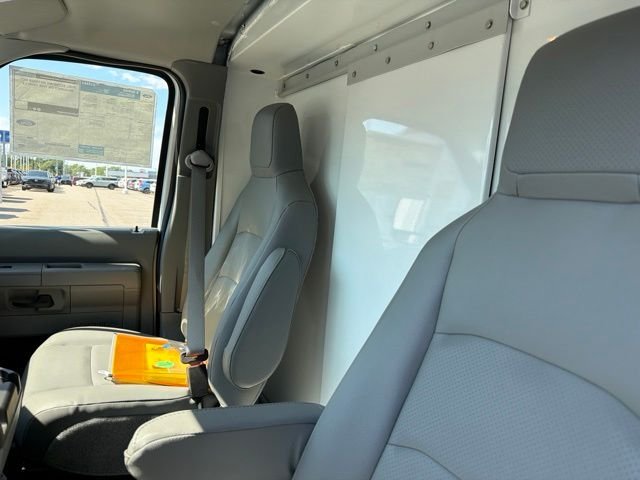 New 2027 Oxford White Ford E-350 SRW image 13