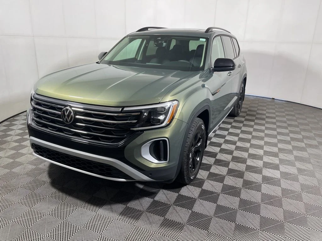 New 2026 Green Volkswagen 2.0T Peak Edition image 4