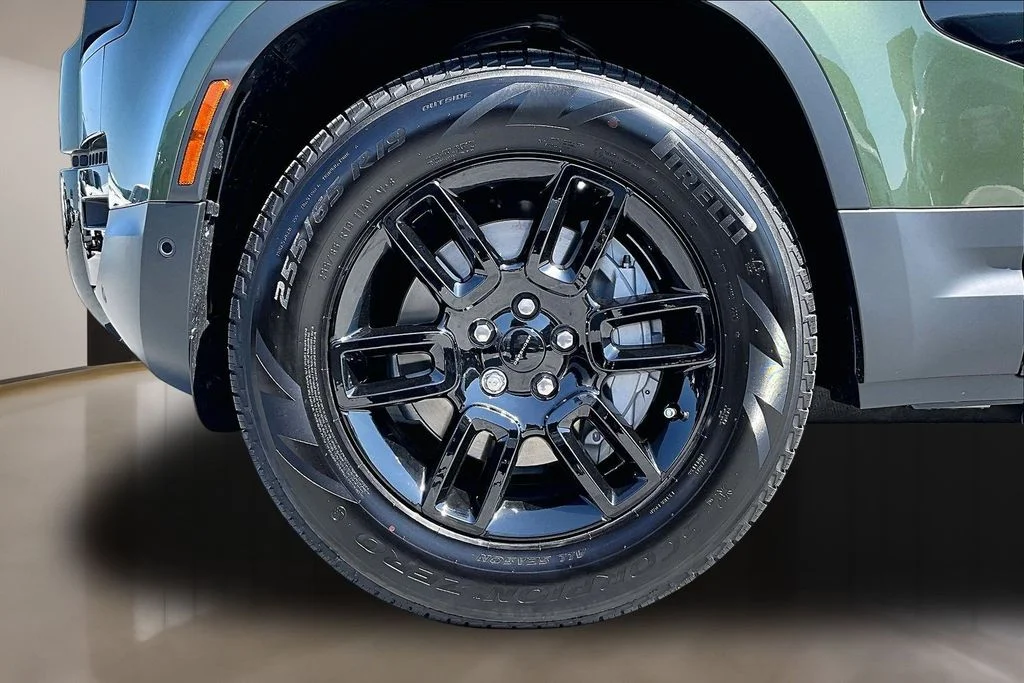 New 2026 Green Land Rover S image 13