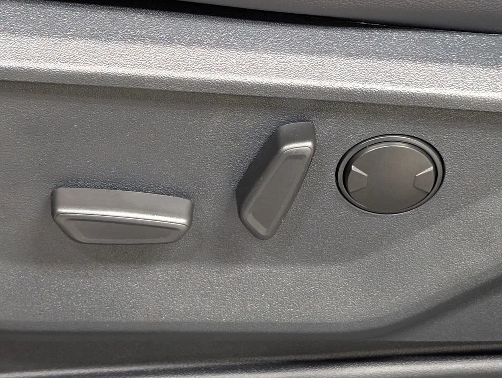 New 2026 Oxford White Ford Lariat® image 16