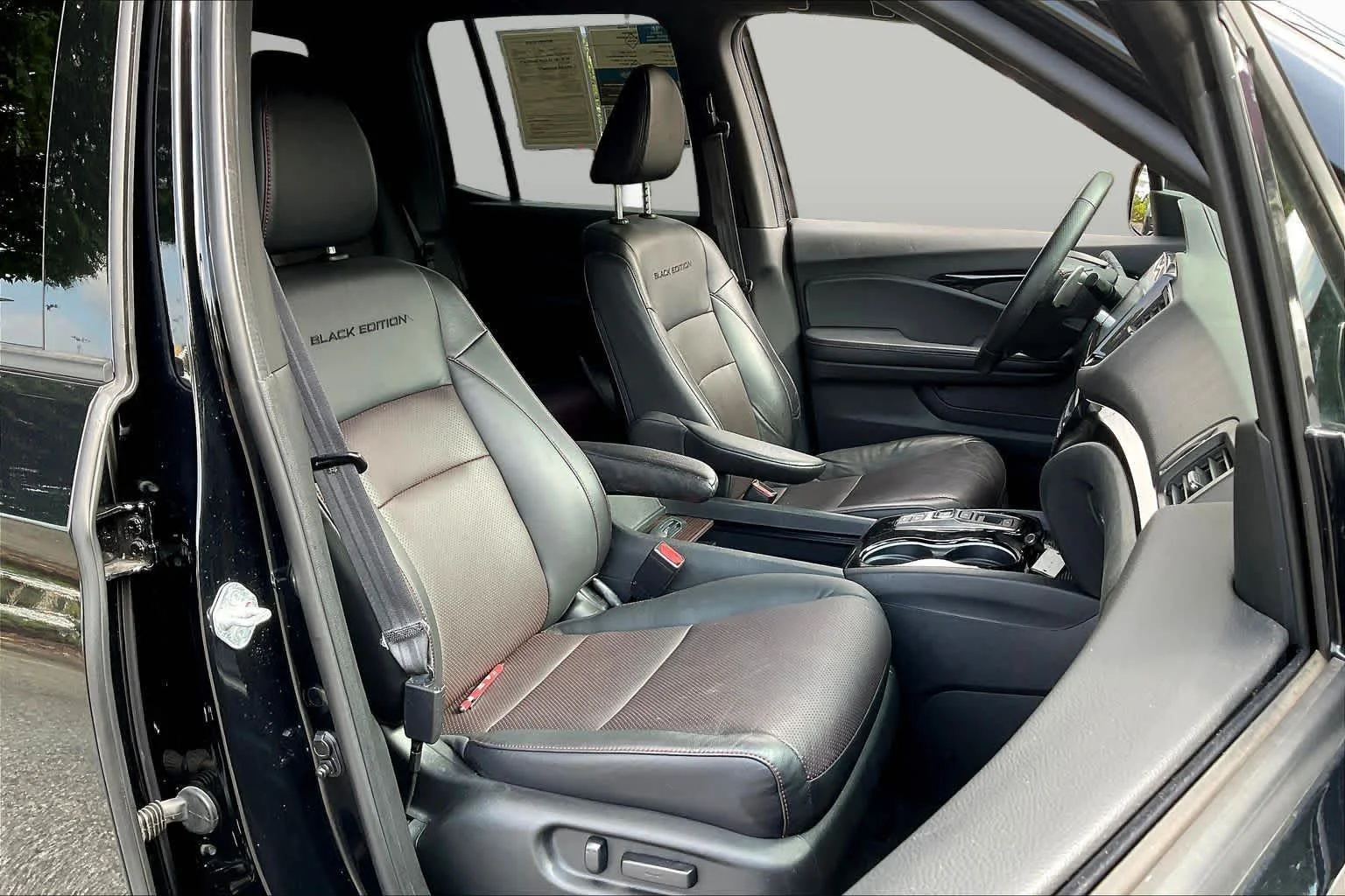 Used 2022 Crystal Black Pearl Honda Black Edition image 9