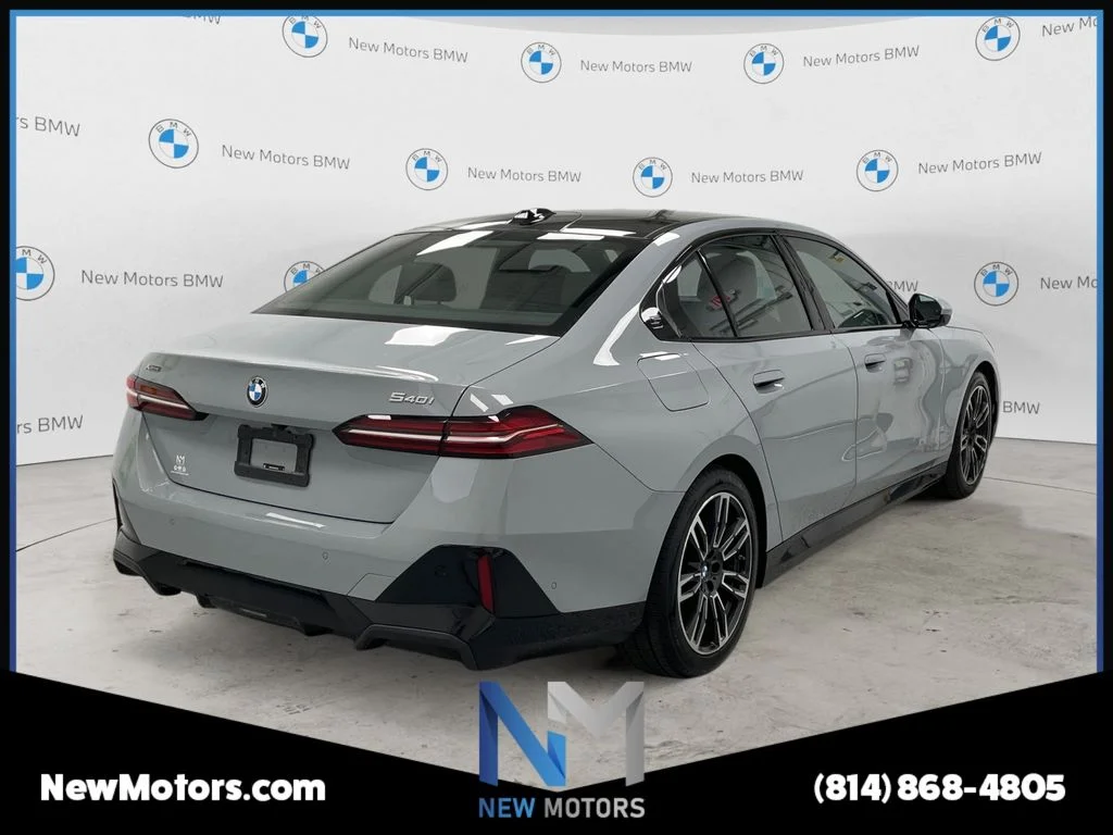 Used 2024 Gray Metallic BMW 540i xDrive image 4