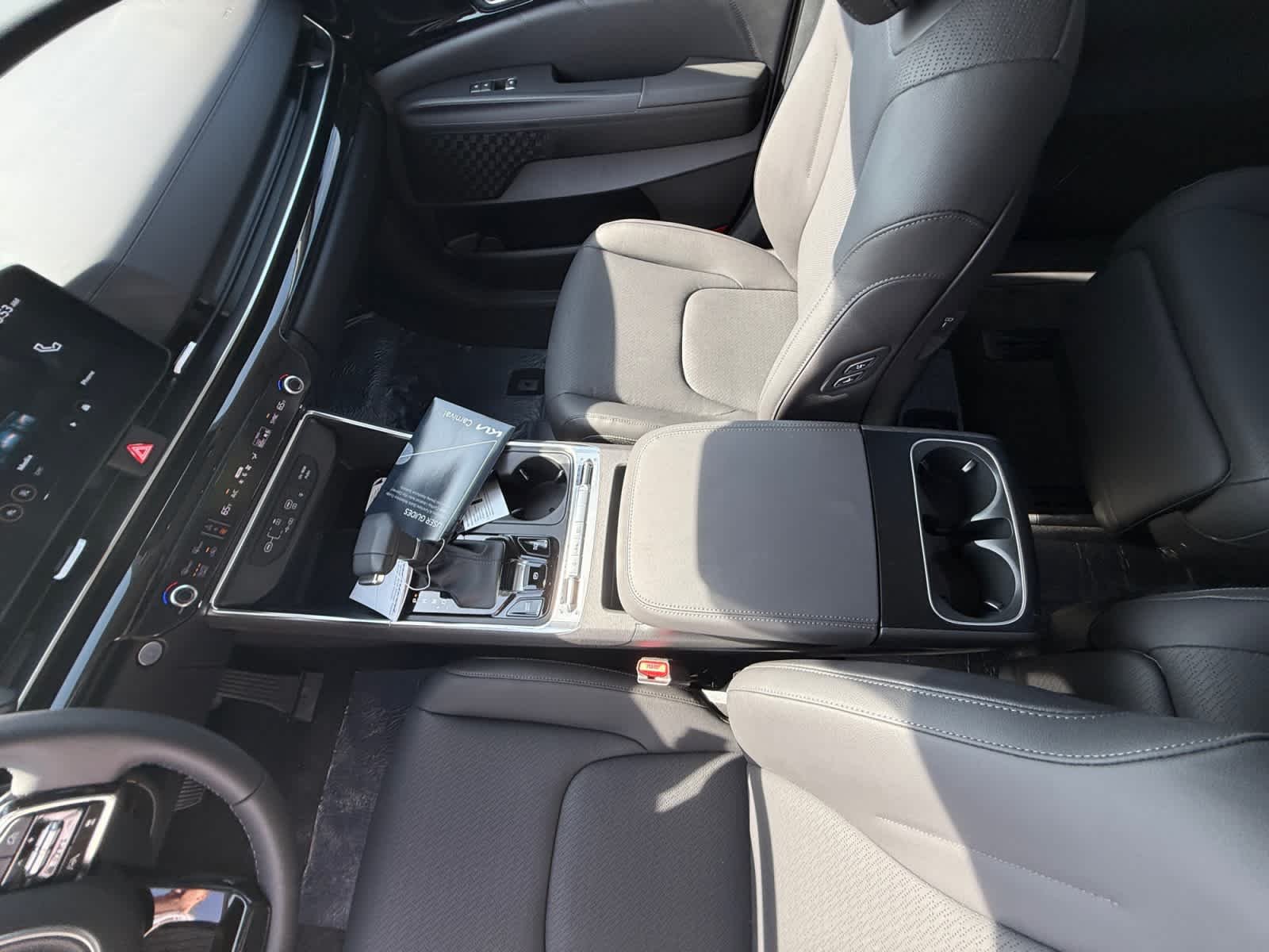 New 2026 Ceramic Silver Kia SX Prestige image 18