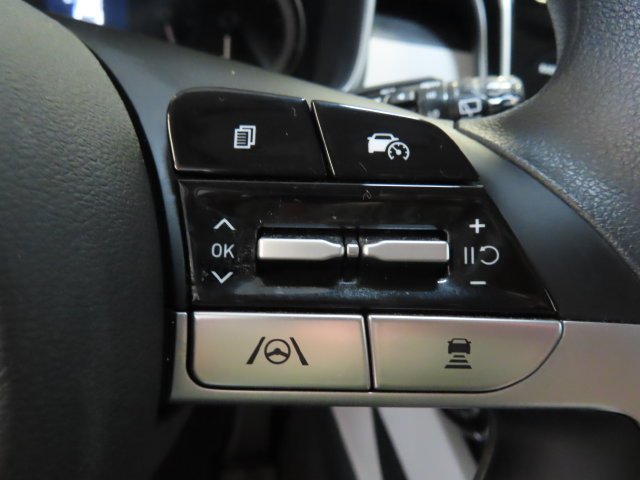 Used 2024 White Pearl Hyundai SEL image 20