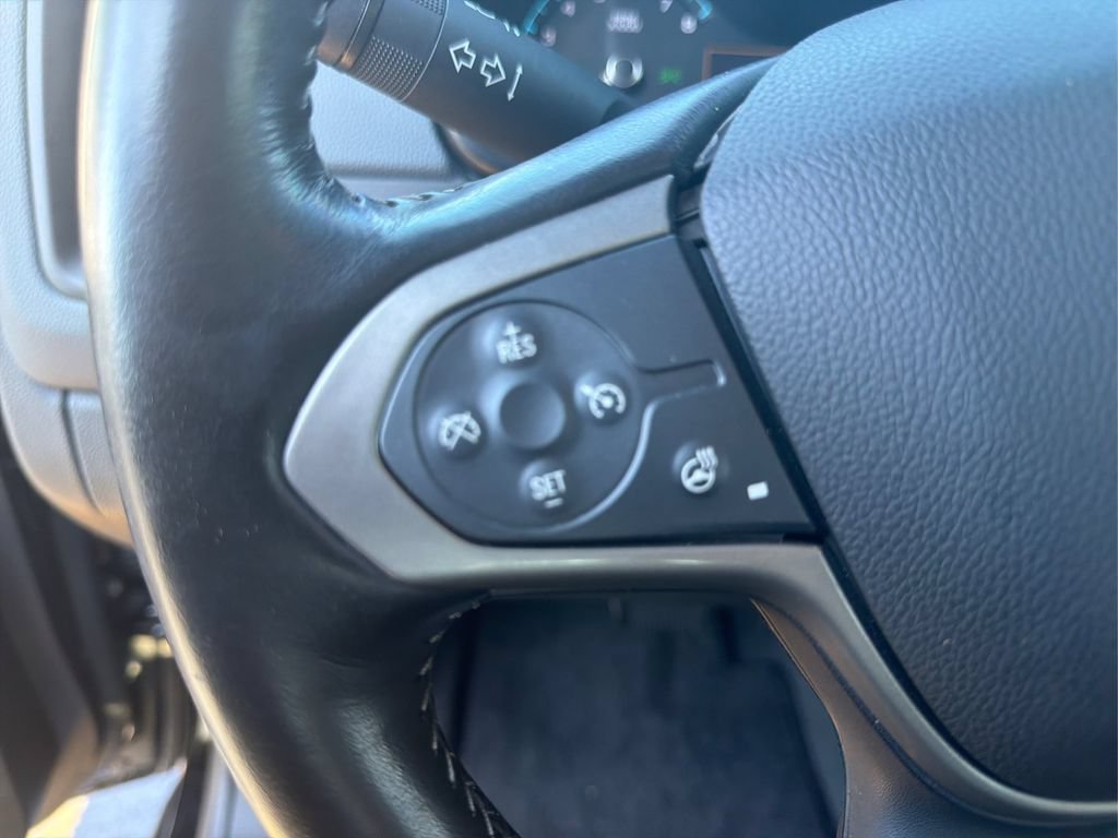 Used 2022 Black Chevrolet Z71 image 29