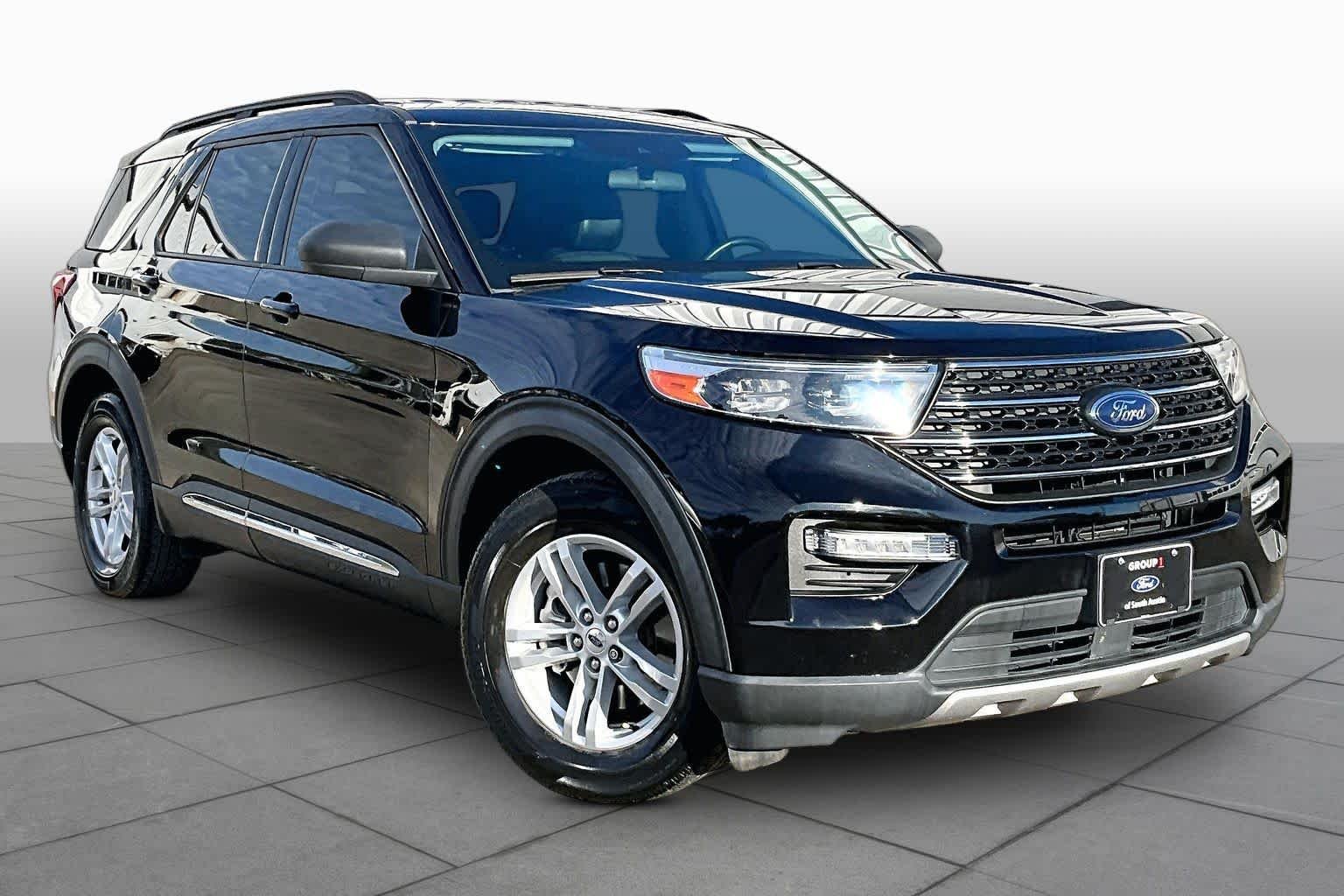 Used 2023 Agate Black Metallic Ford XLT image 5