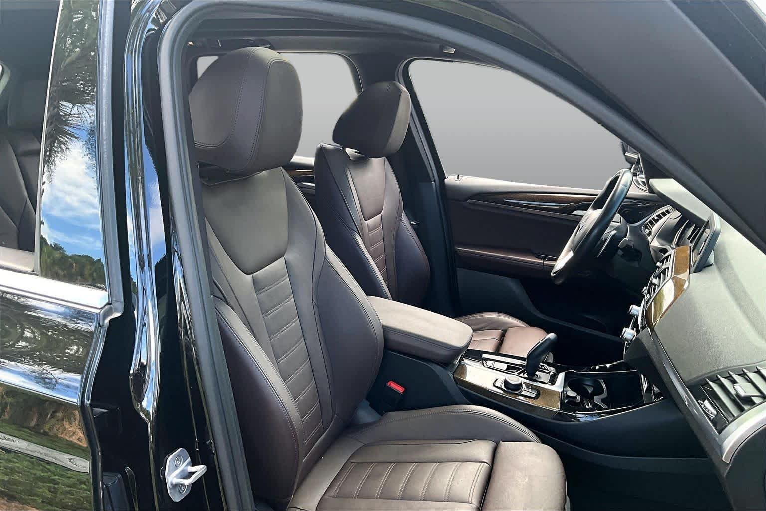 Used 2019 Jet Black BMW xDrive30i image 9