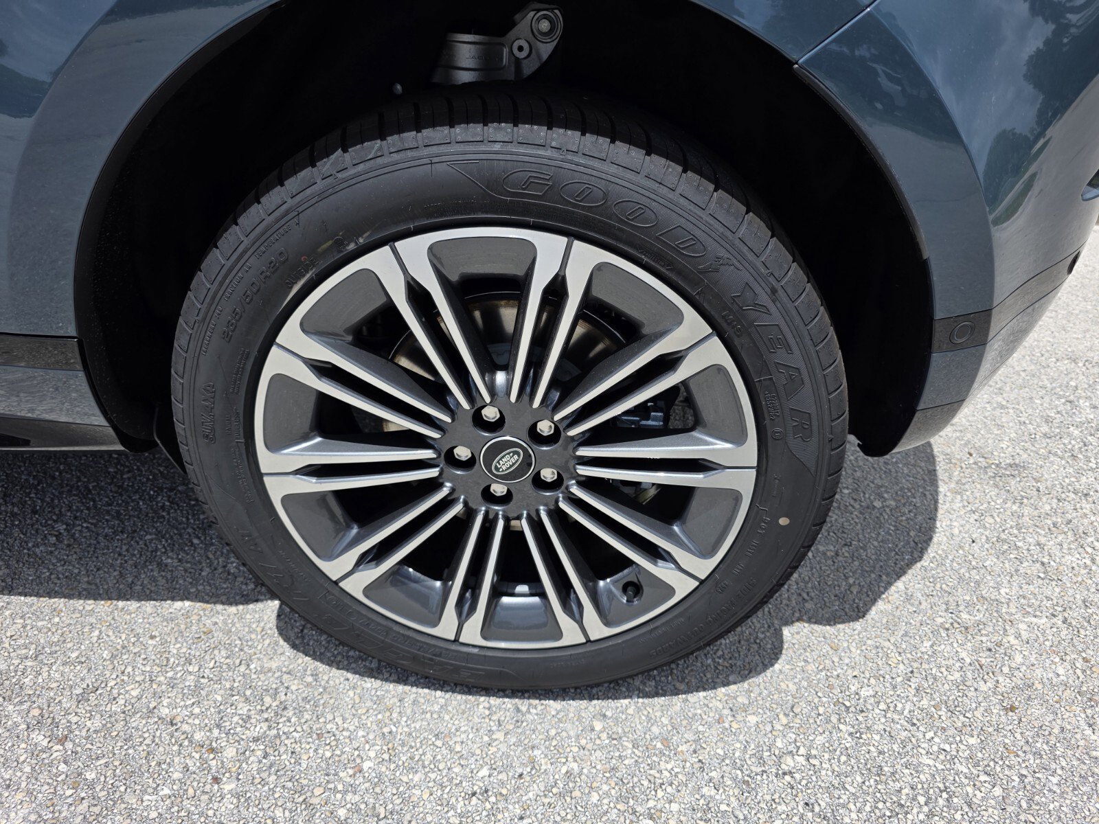 New 2026 Tribeca Blue Land Rover Hoxton Edition image 9