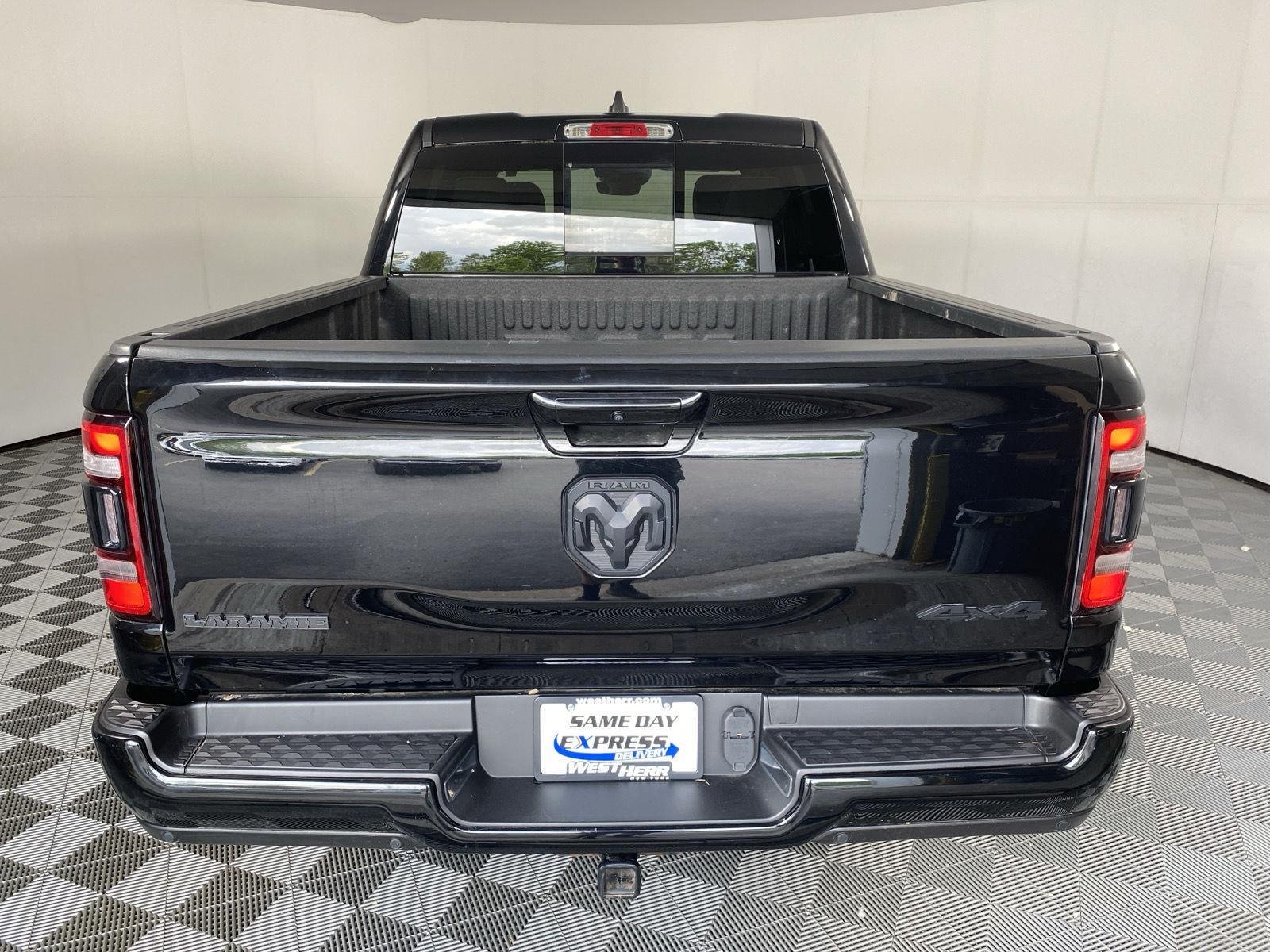 Used 2021 Diamond Black Crystal Pearlcoat Ram Laramie image 6