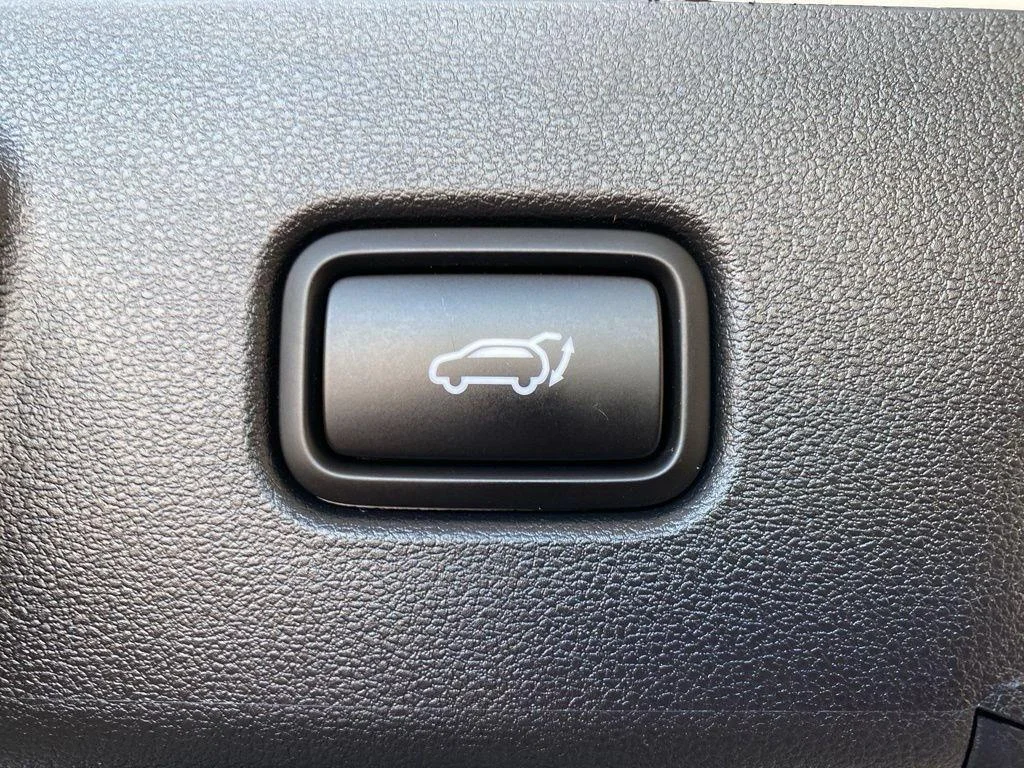 Used 2026 Serenity White Pearl Hyundai SEL image 17