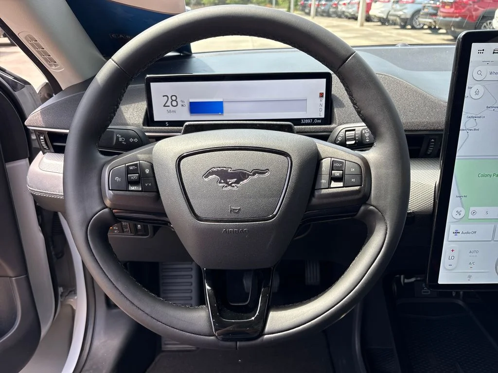 Certified Used 2023 White Ford Select image 17