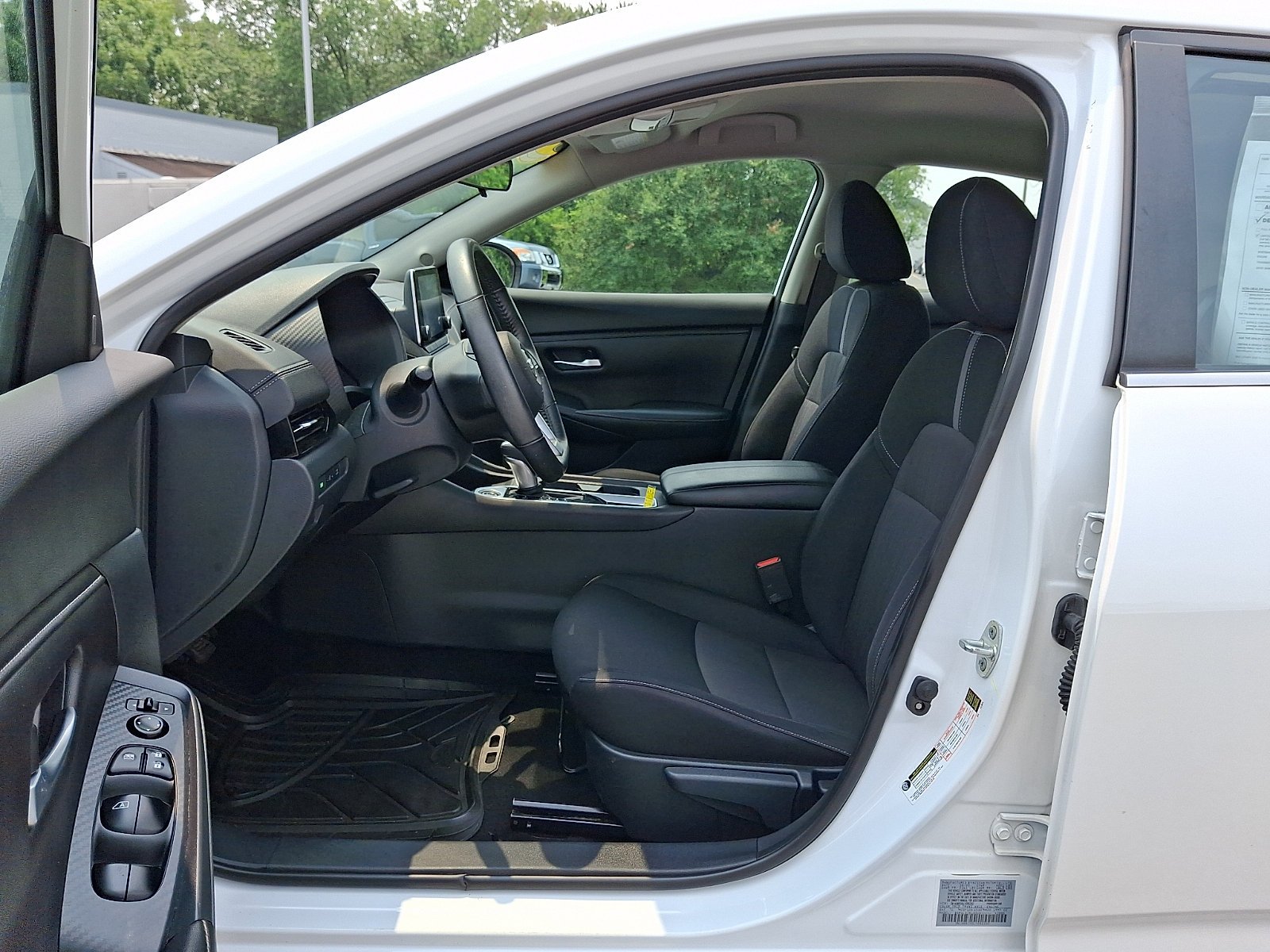 Used 2020 Aspen White Tricoat Nissan SV image 15