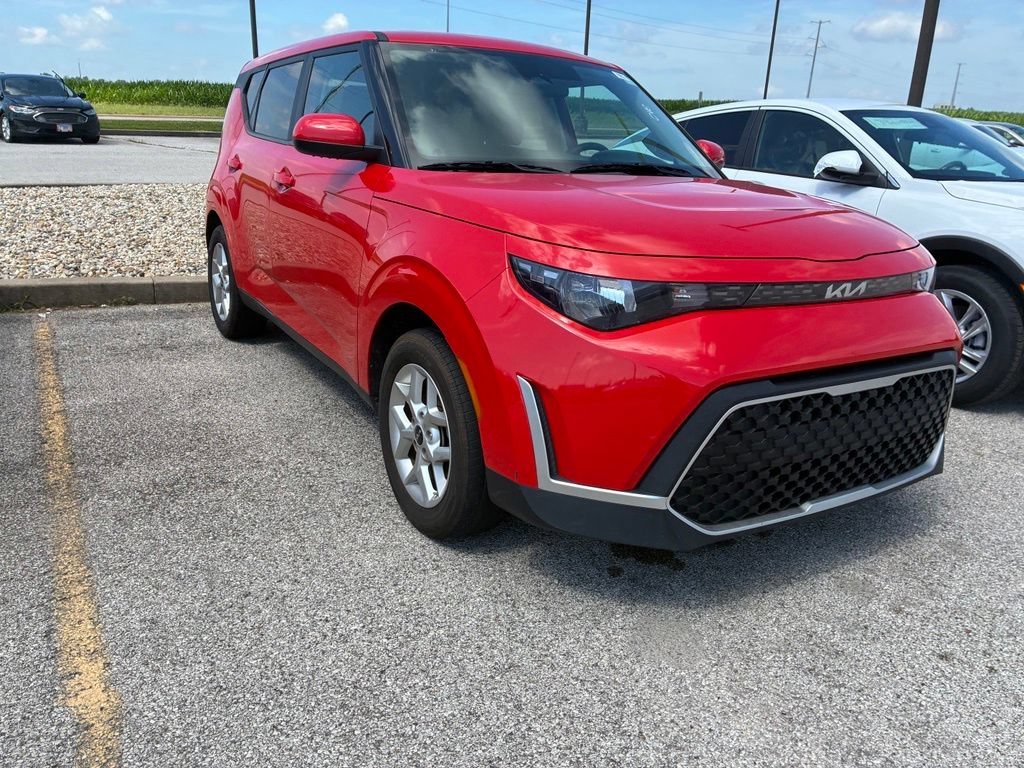 2025 Kia Soul 2.0L LX IVT's photo