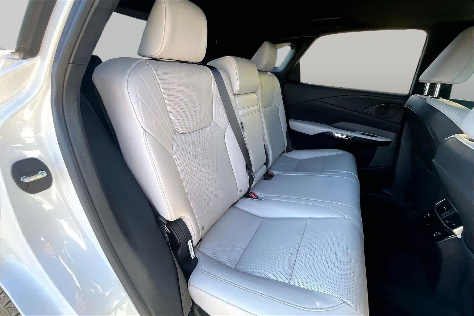 Used 2024 Eminent White Pearl Lexus Premium Plus image 19