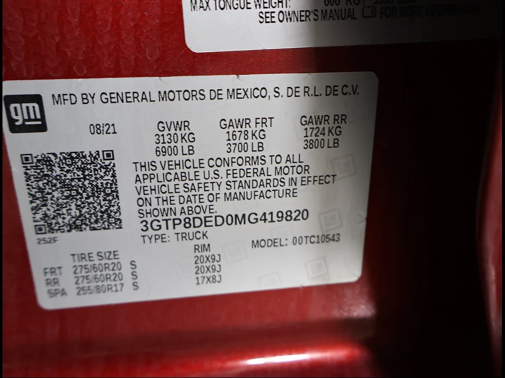 Used 2021 Cayenne Red Tintcoat GMC SLT image 12