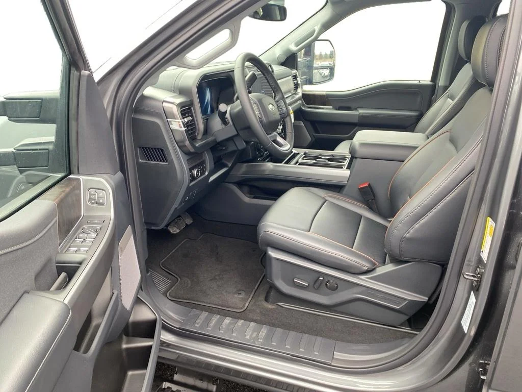 2026 Ford F-350 Super Duty Lariat - Photo 6