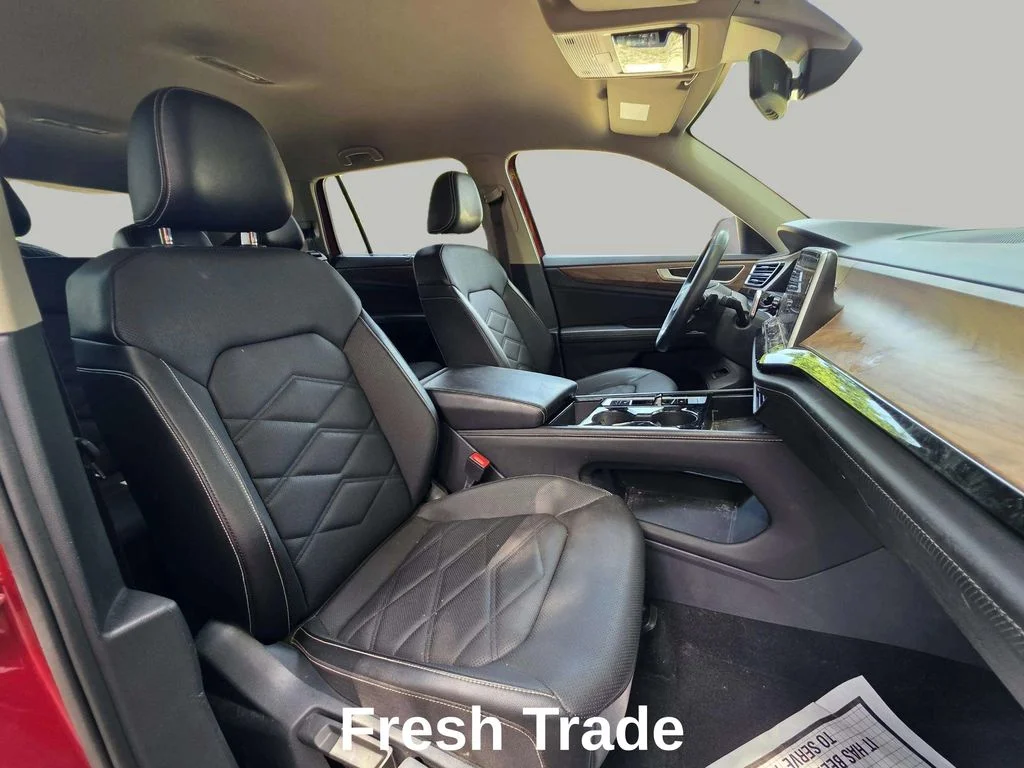 Used 2024 Maroon Volkswagen 2.0T SE w/Technology image 11