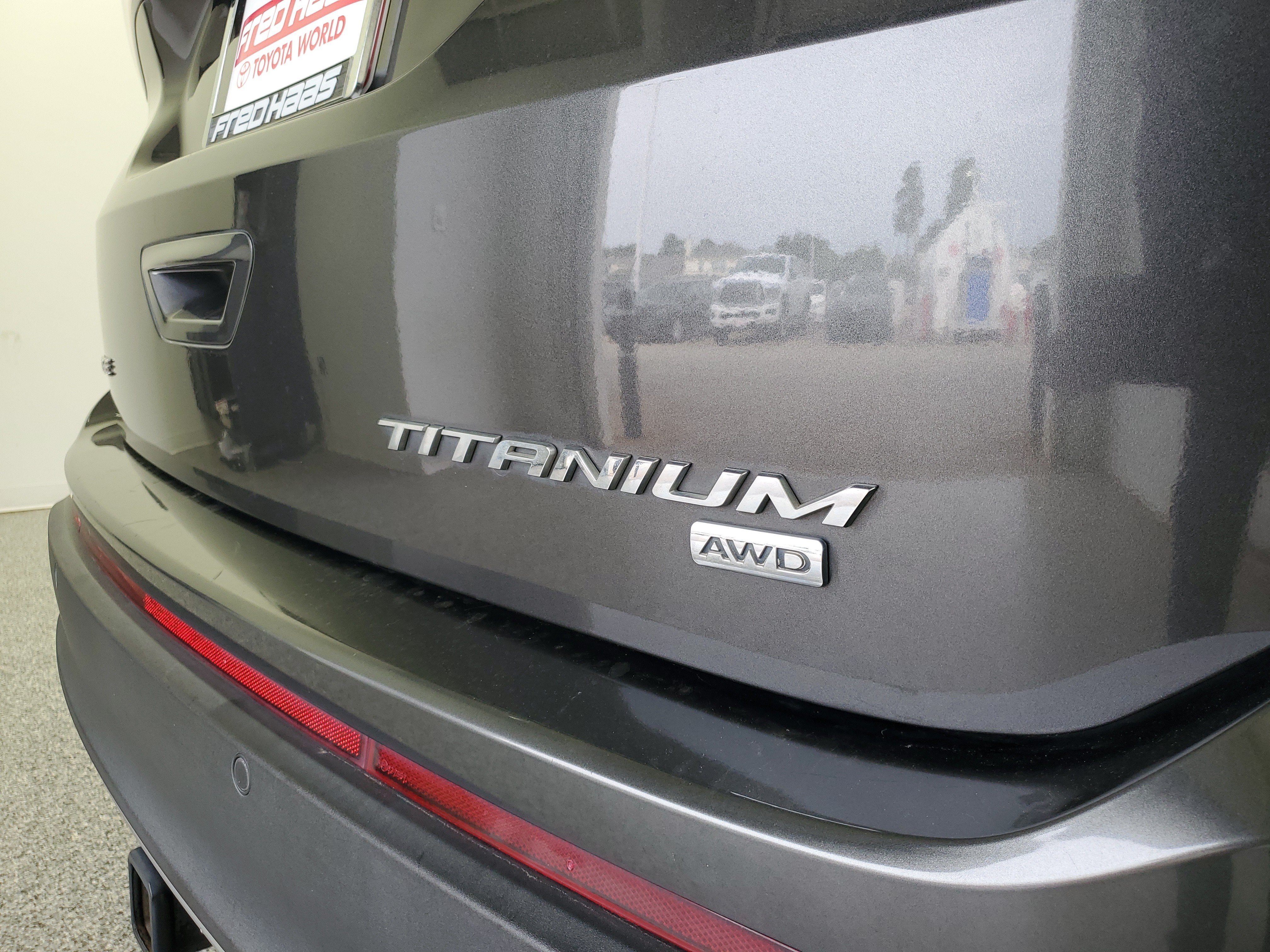 Used 2015 Magnetic Metallic Ford Titanium image 8