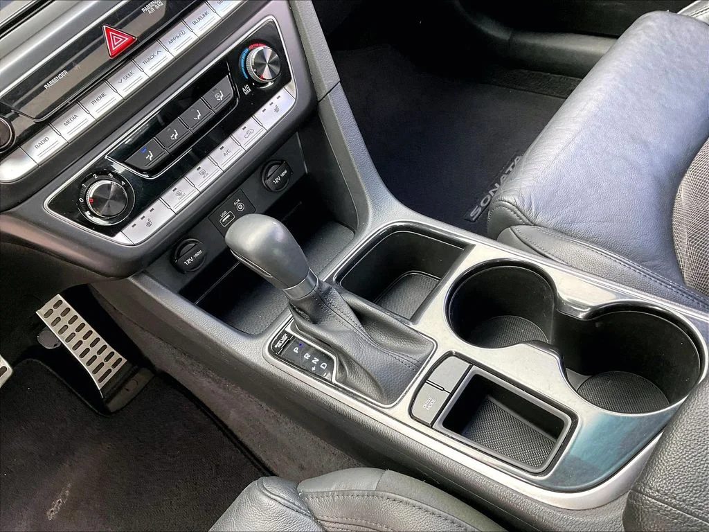 Used 2018 Electric Blue Hyundai Sport image 20