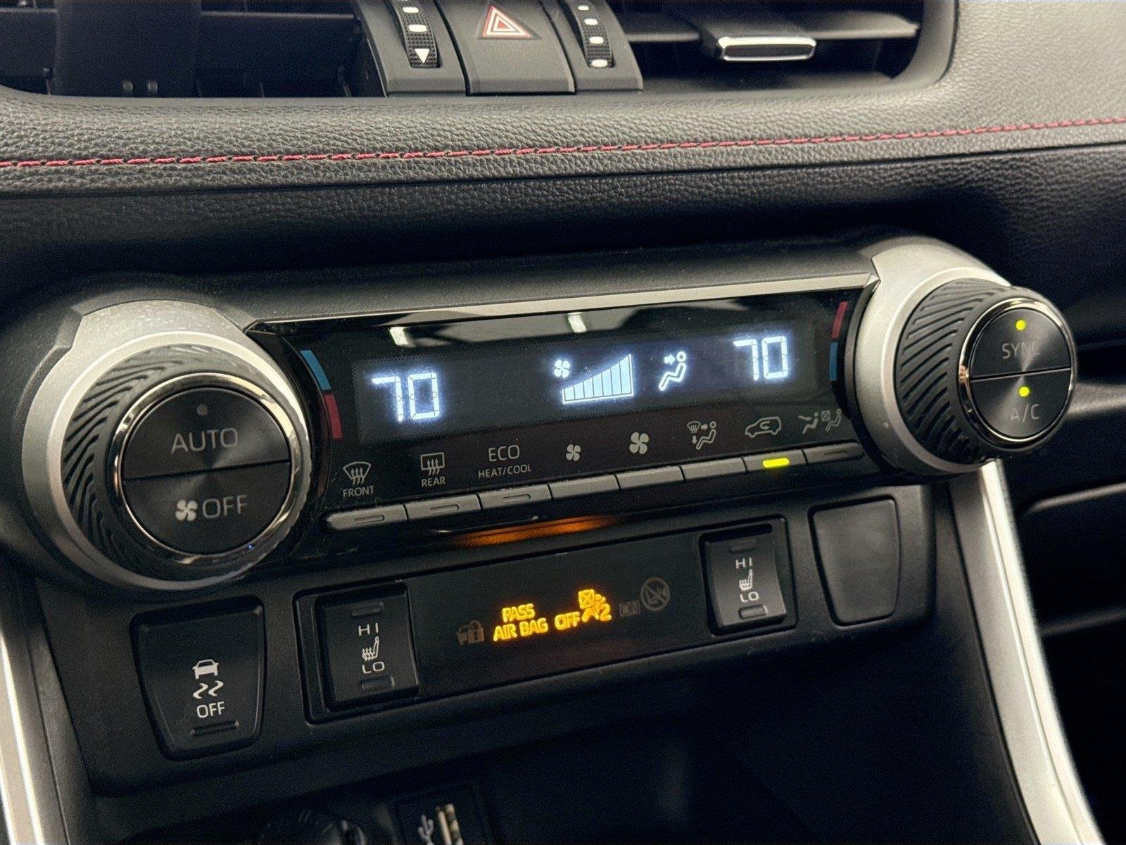 2025 Toyota RAV4 XSE - Photo 26