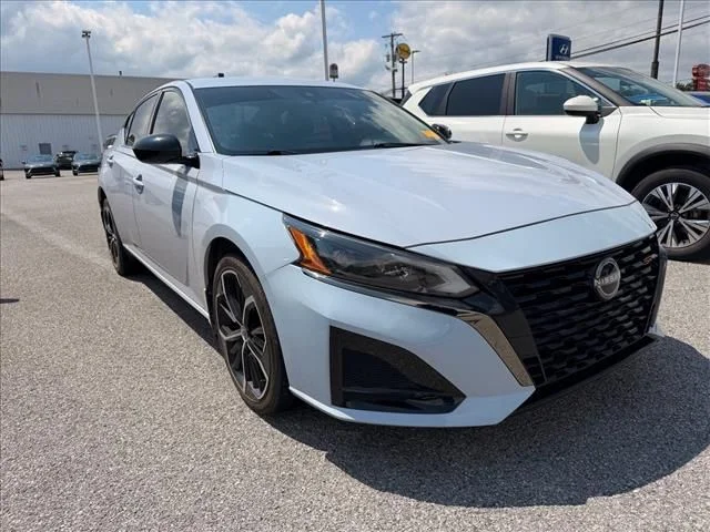 Used 2023 Gray Nissan 2.5 SR image 7