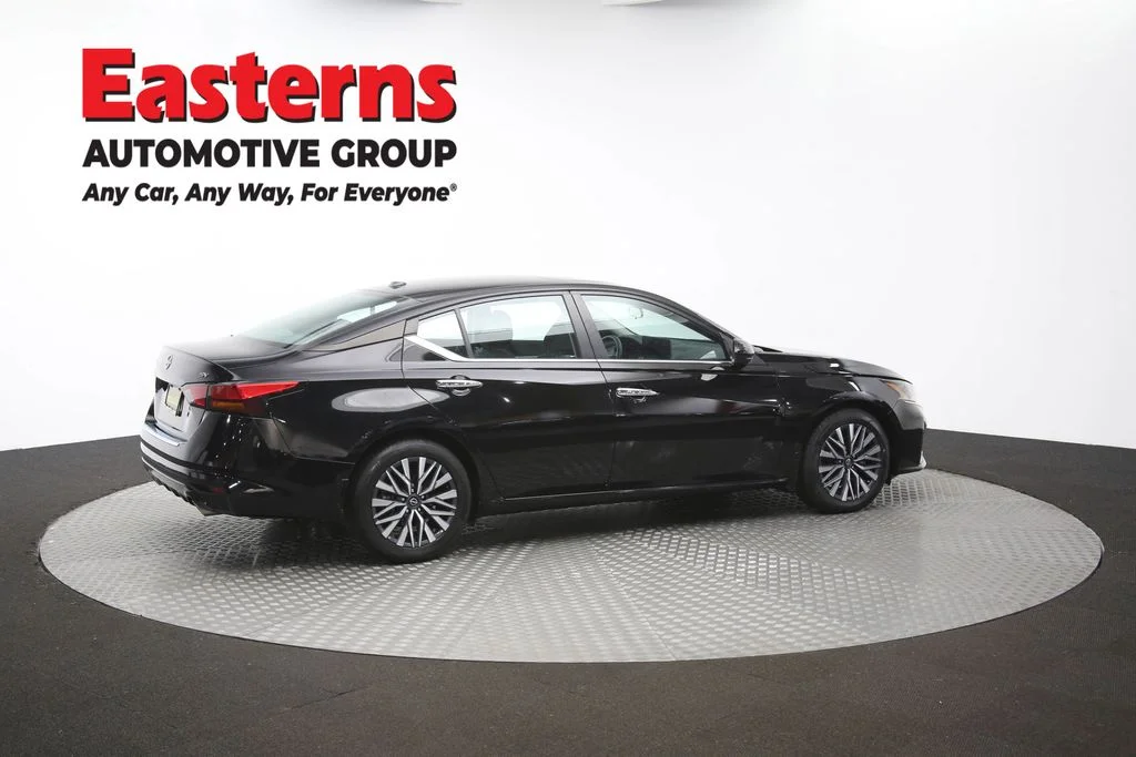 Used 2023 Black Nissan 2.5 SV image 44