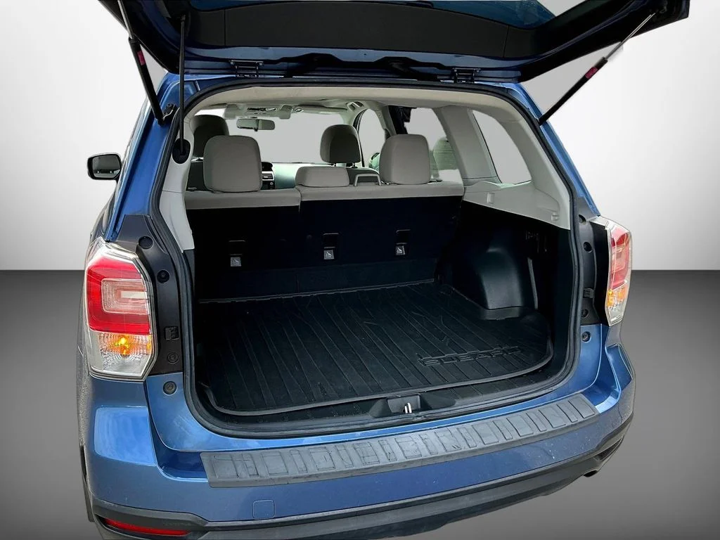 Used 2017 Quartz Blue Subaru 2.5i Premium image 7