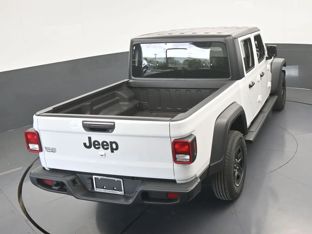 New 2026 Bright White Clear-Coat Exterior Paint Jeep Sport image 41