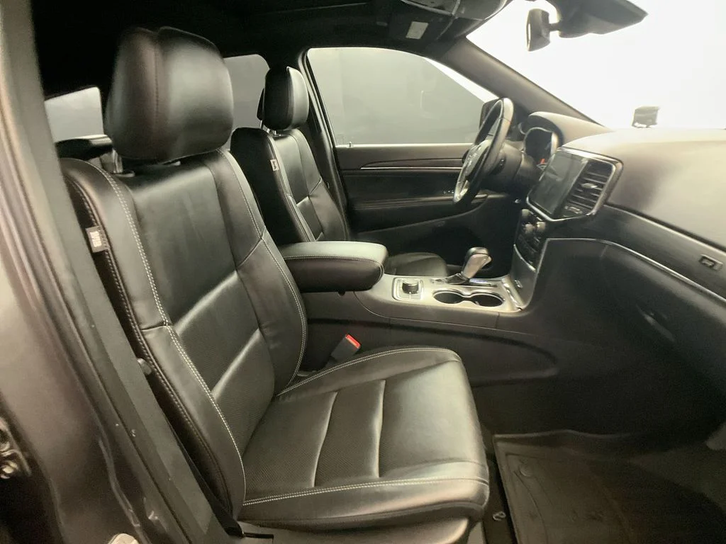 Used 2021 Granite Crystal Metallic Clearcoat Jeep Limited image 26